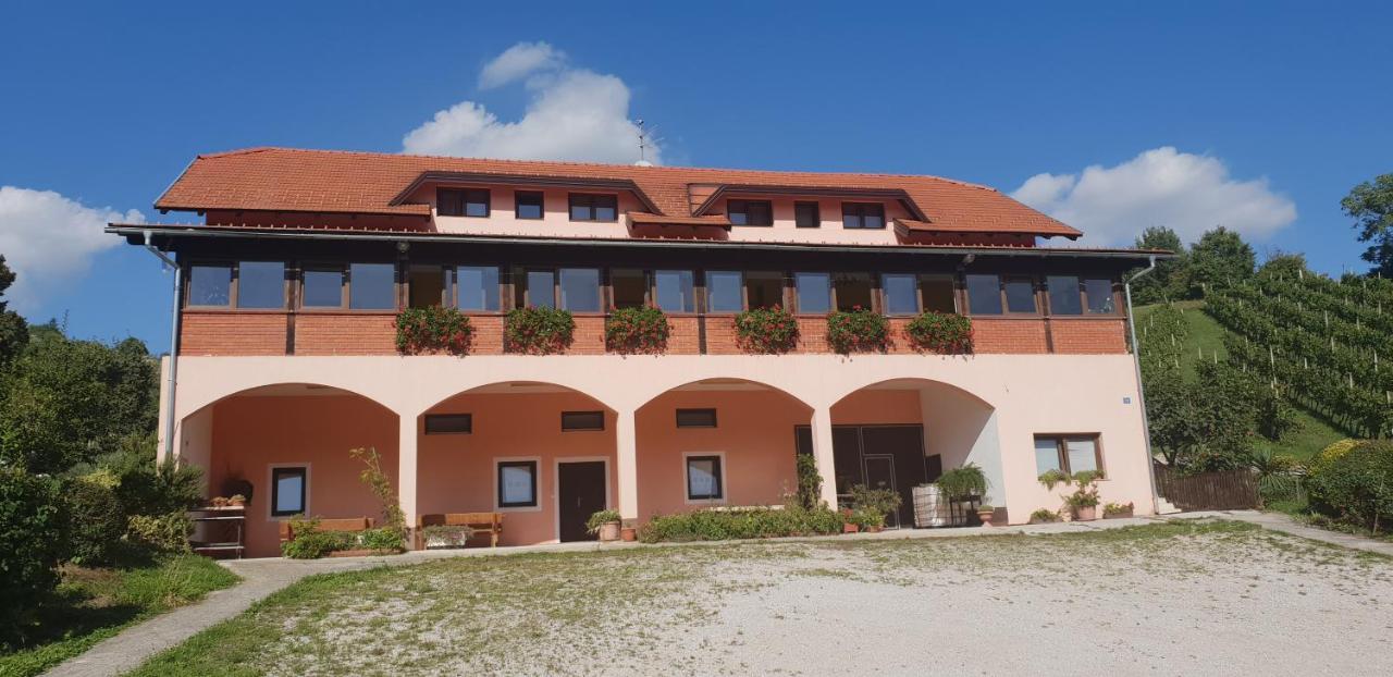 Klet Jana Bed & Breakfast Ястребарско Экстерьер фото
