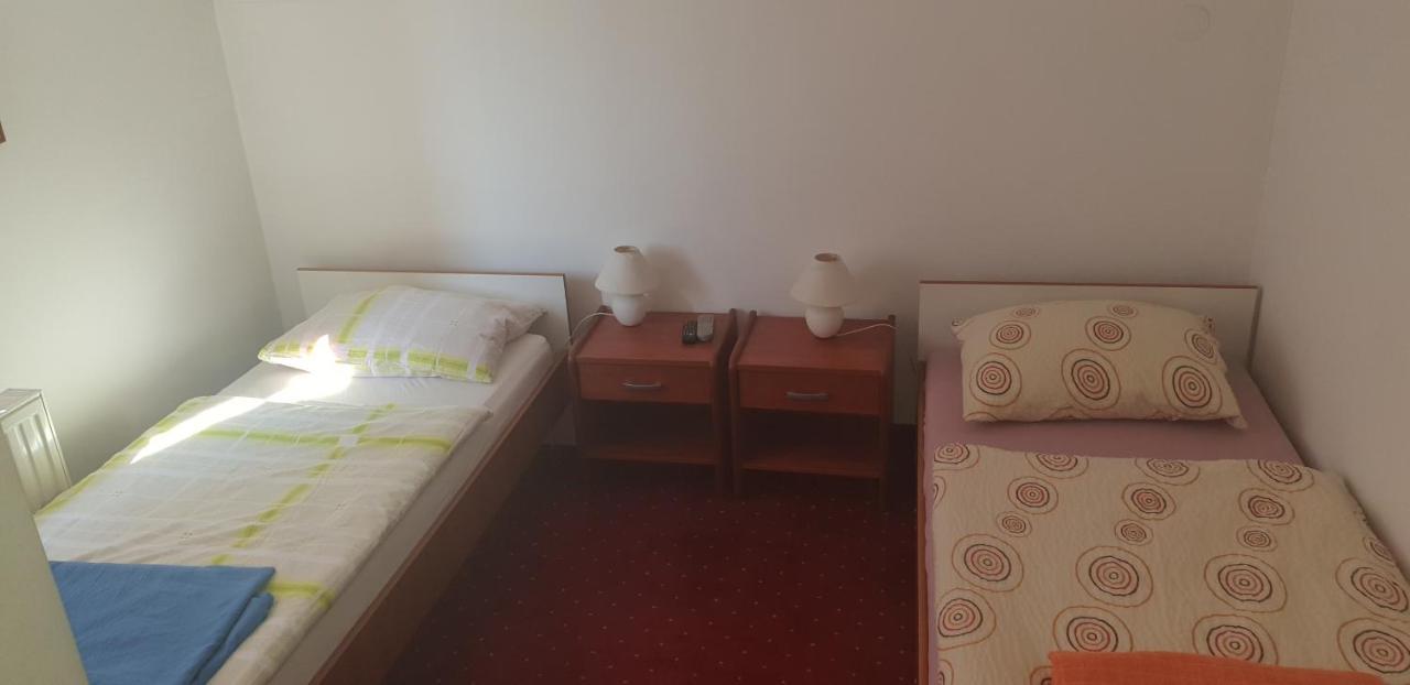 Klet Jana Bed & Breakfast Ястребарско Экстерьер фото