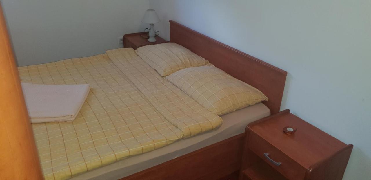 Klet Jana Bed & Breakfast Ястребарско Экстерьер фото